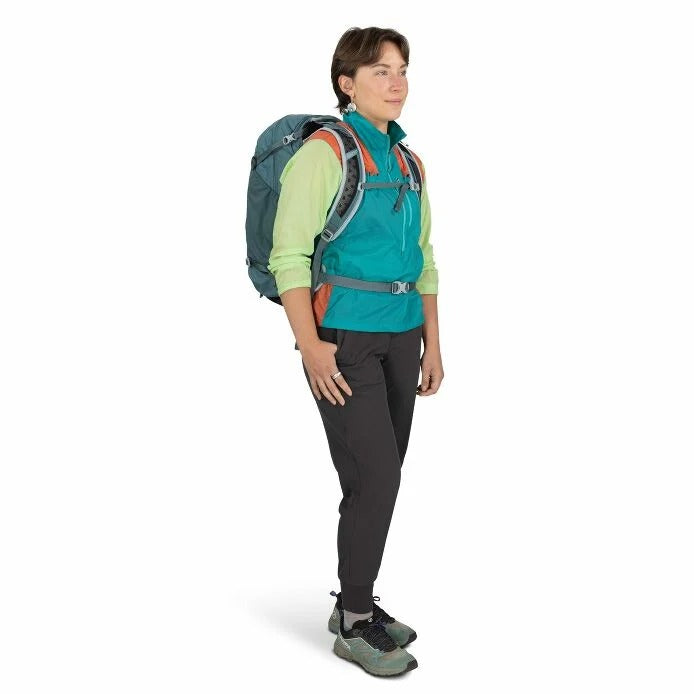 https://cdn.shopify.com/s/files/1/0636/7789/0627/files/imgi_10_Hikelite26_S26_OnBody1_CascadeBlue_Hi-res.jpg?v=1771803866