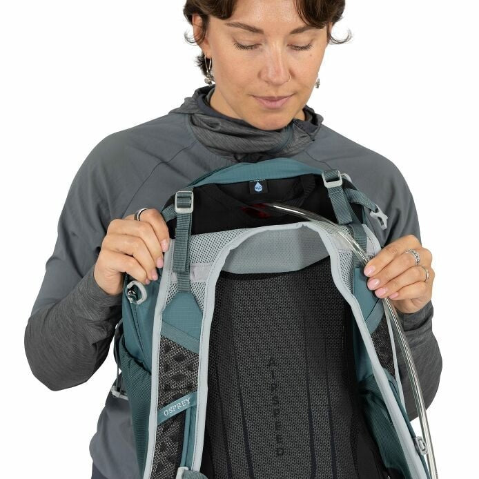 https://cdn.shopify.com/s/files/1/0636/7789/0627/files/imgi_16_Hikelite26_S26_Detail4_CascadeBlue_Hi-res.jpg?v=1771803866