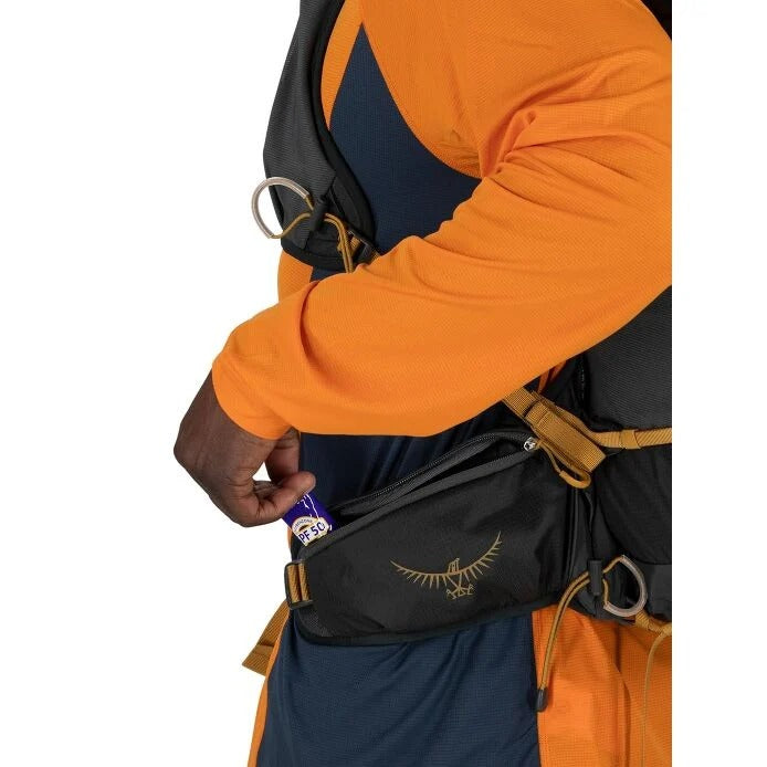 https://cdn.shopify.com/s/files/1/0636/7789/0627/files/10005889_10_talonvelocity_30l_s24_detail2_darkcharcoaltumbleweedyellow_3.jpg?v=1772485324