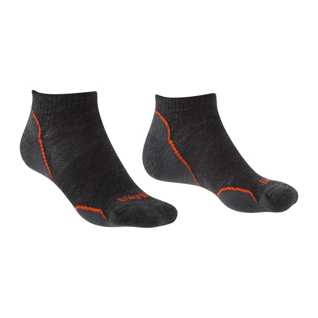 https://cdn.shopify.com/s/files/1/0529/0144/5806/files/710259265HikeULT2MerinoPerformanceLowAnthraciteOrangepr.jpg?v=1696503882