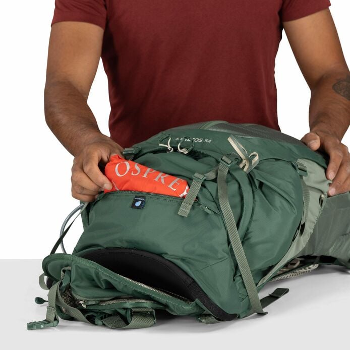 https://www.osprey.com/media/catalog/product/cache/b2f1ce2dfe10d3d31bf2056bf6e0d10f/S/t/Stratos34_S26_Detail1_PineLeafGreen_Hi-res.jpg