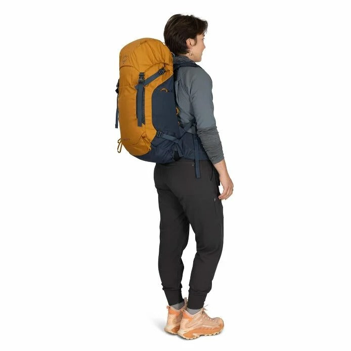 https://cdn.shopify.com/s/files/1/0636/7789/0627/files/imgi_10_KyteLT35_S26_OnBody2_BarleyBrown_Hi-res.jpg?v=1771974350