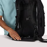 https://cdn.shopify.com/s/files/1/0636/7789/0627/files/imgi_18_farpoint55_s26_detail5_black_2.jpg?v=1771297638
