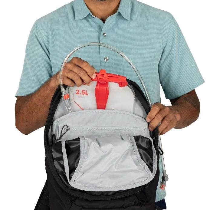 https://cdn.shopify.com/s/files/1/0636/7789/0627/files/imgi_20_farpoint55_s26_detail7_black_2.jpg?v=1771297638