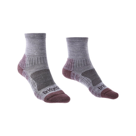 https://cdn.shopify.com/s/files/1/0529/0144/5806/files/womens_hike_lightweight_merino_performance_ankle_710608_purple_1_1fc8ee33-ade4-47db-88d9-065eb4aa17c4.jpg?v=1696497882
